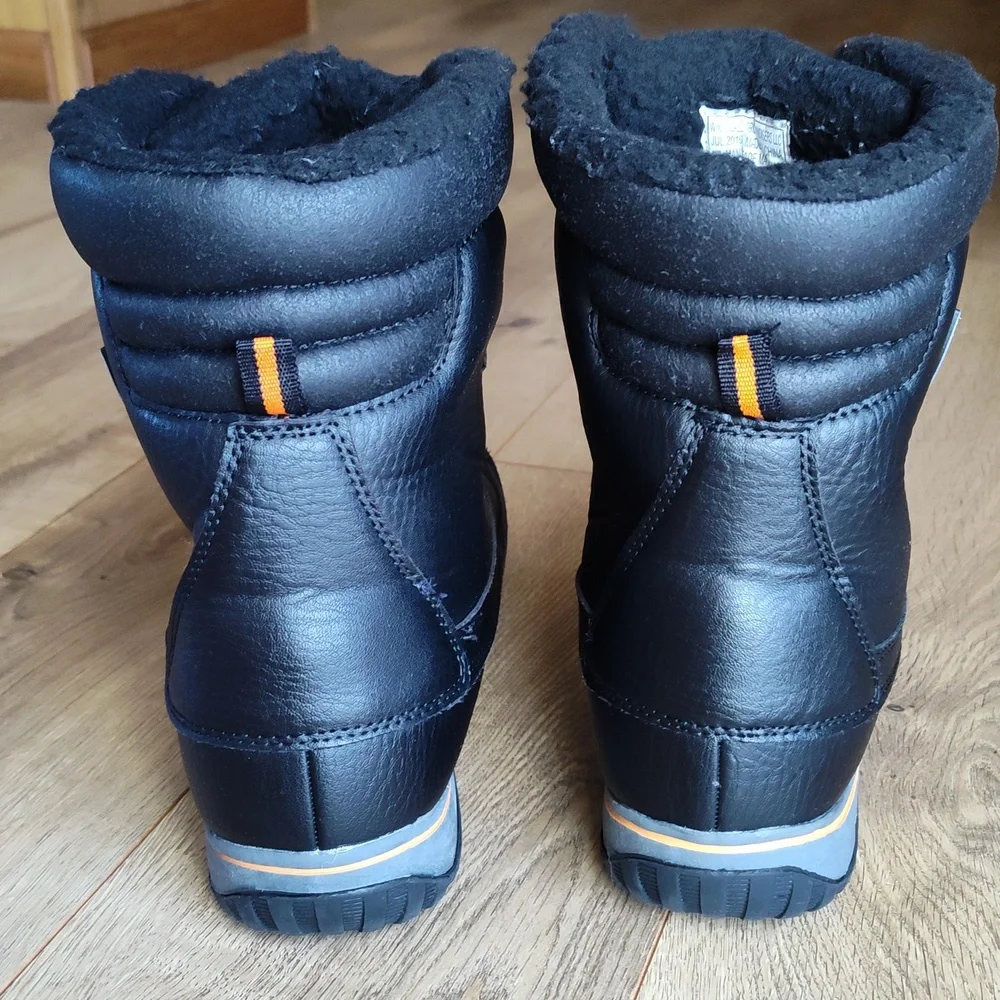 Winter Boots - Picture 3 of 10